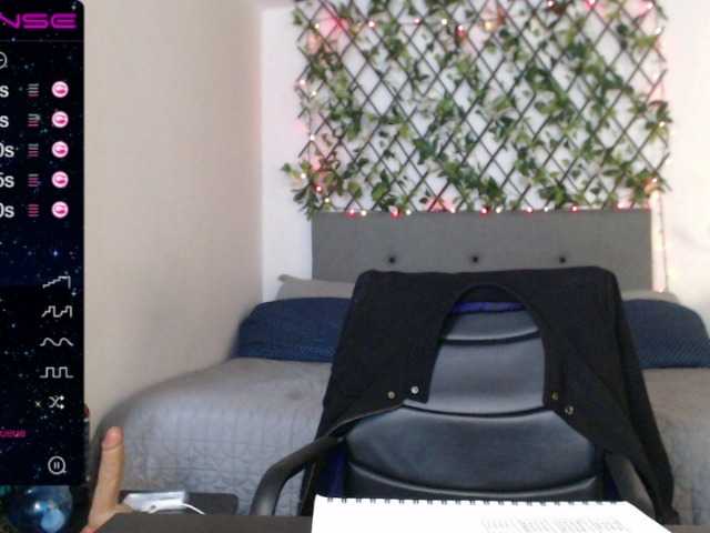 Live sex webcam photo for Emaparis #272163775