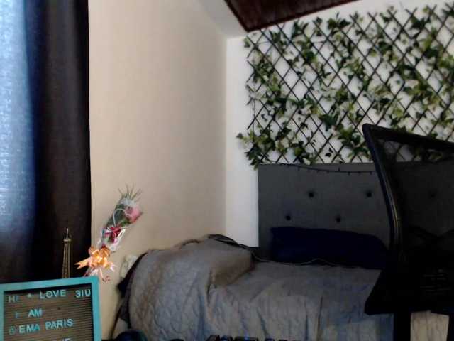 Live sex webcam photo for Emaparis #272677394