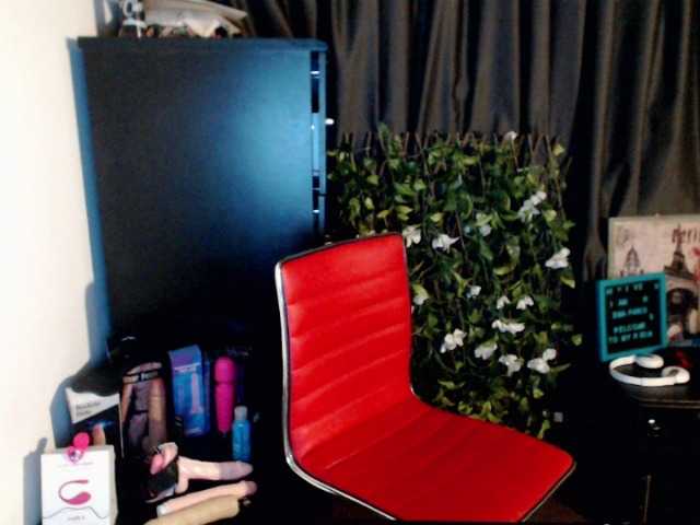 Live sex webcam photo for Emaparis #273416025