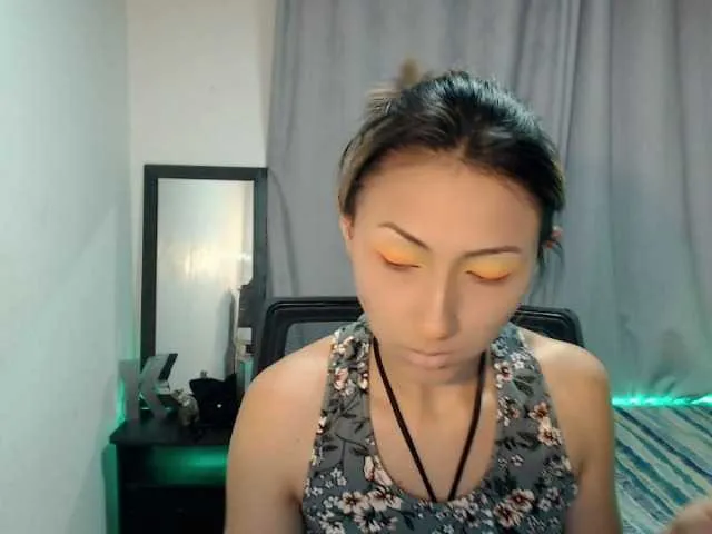 Live sex webcam photo for Emaparis #273842082