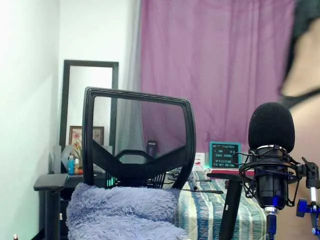 Live sex webcam photo for Emaparis #274347826