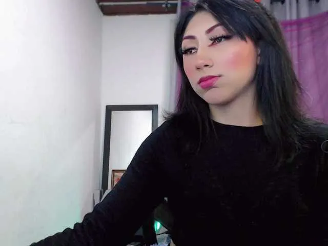 Live sex webcam photo for Emaparis #274396800