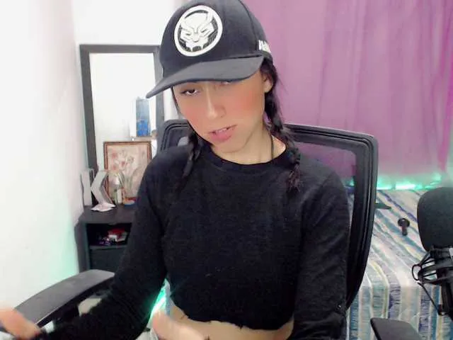 Live sex webcam photo for Emaparis #274549413