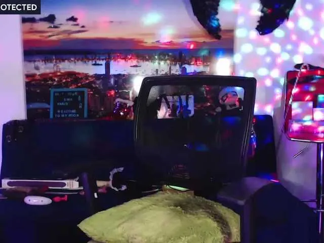 Live sex webcam photo for Emaparis #276024271