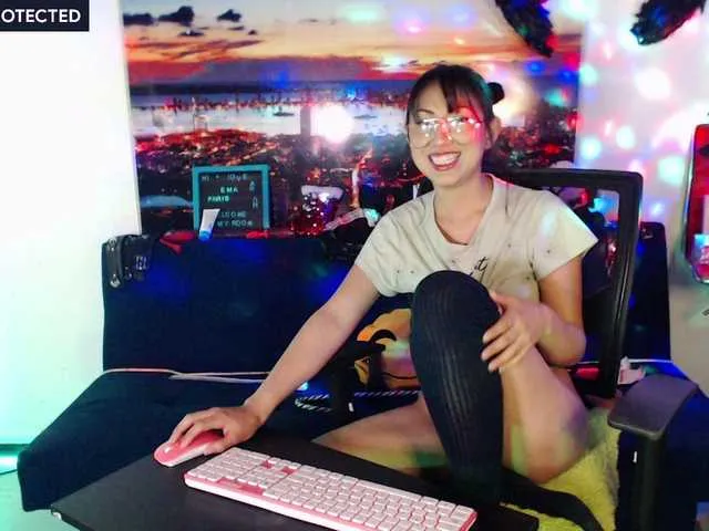 Live sex webcam photo for Emaparis #276059537