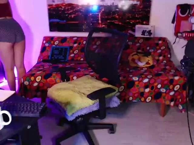 Live sex webcam photo for Emaparis #276443351