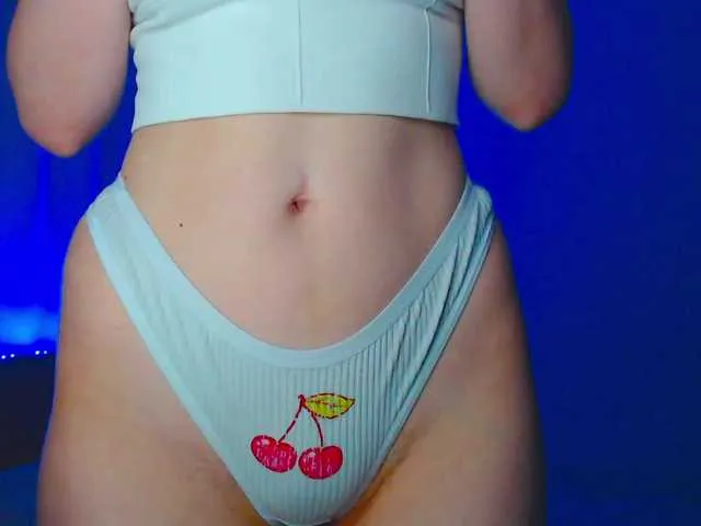 Live sex webcam photo for Emelicristal #293938942