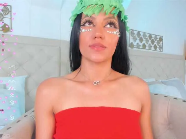 Live sex webcam photo for Emely-Rose1 #276129548