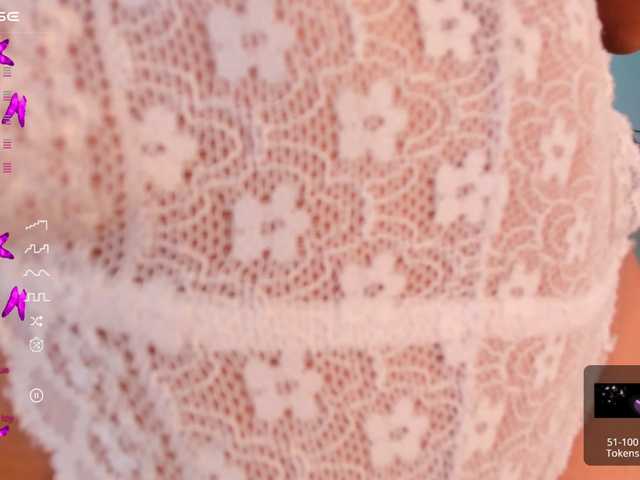 Live sex webcam photo for Emely-Rose1 #276507172