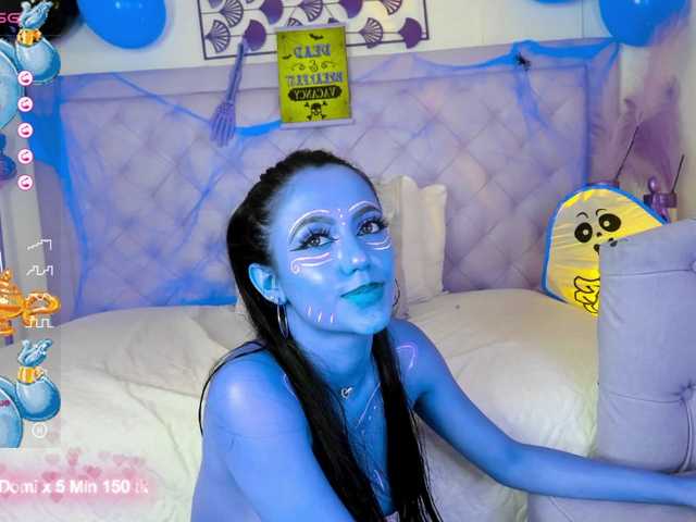 Live sex webcam photo for Emely-Rose1 #276594421