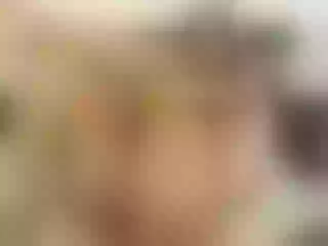 Live sex webcam photo for EmelyRose69 #276694899