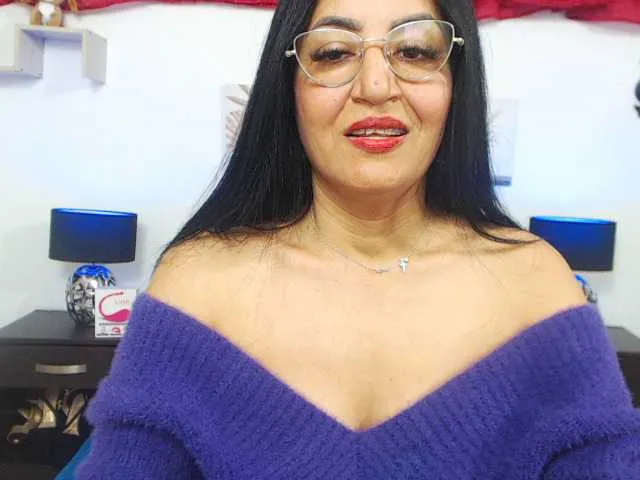 Live sex webcam photo for EmelyRose69 #276918297