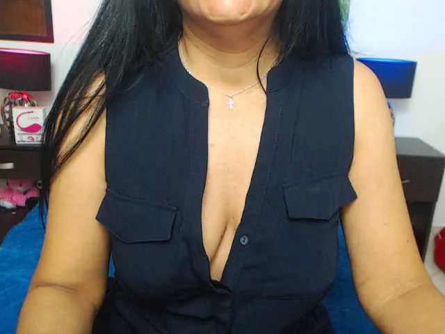 Live sex webcam photo for EmelyRose69 #277345786