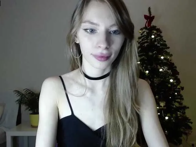 Live sex webcam photo for Emerald20 #272034797