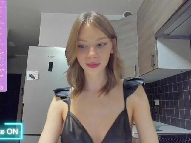 Live sex webcam photo for Emerald20 #276419580