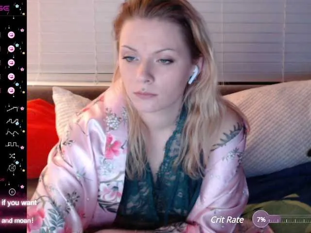Live sex webcam photo for Emeryemeralds #276611350