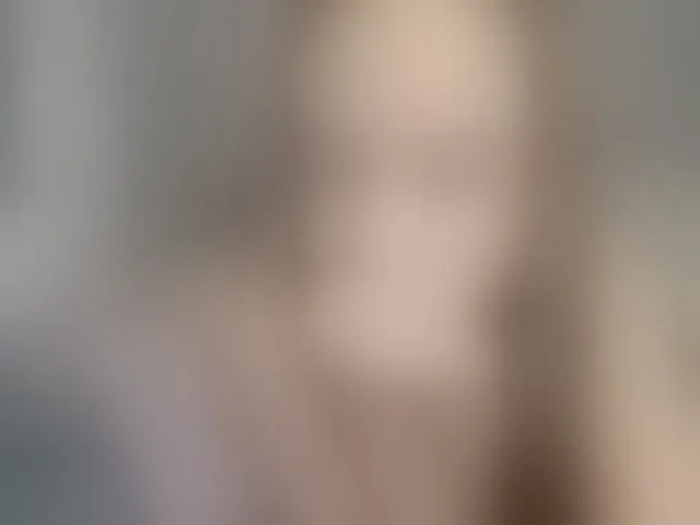 Live sex webcam photo for Emi-Emi #290492178
