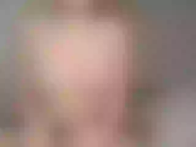 Live sex webcam photo for Emi-Emi #290572346