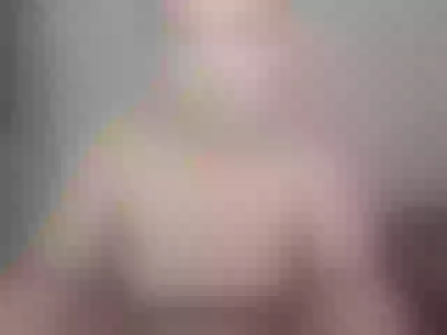 Live sex webcam photo for Emi-Emi #290597220