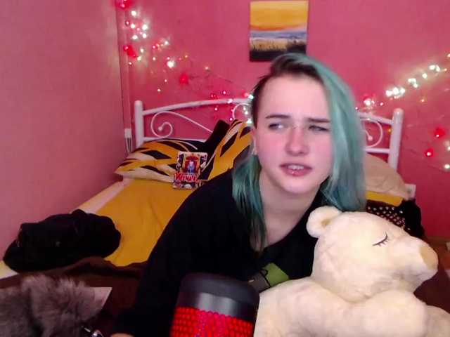 Live sex webcam photo for EmiElfy #272177953