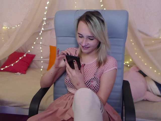 Live sex webcam photo for EmiElfy #272697510