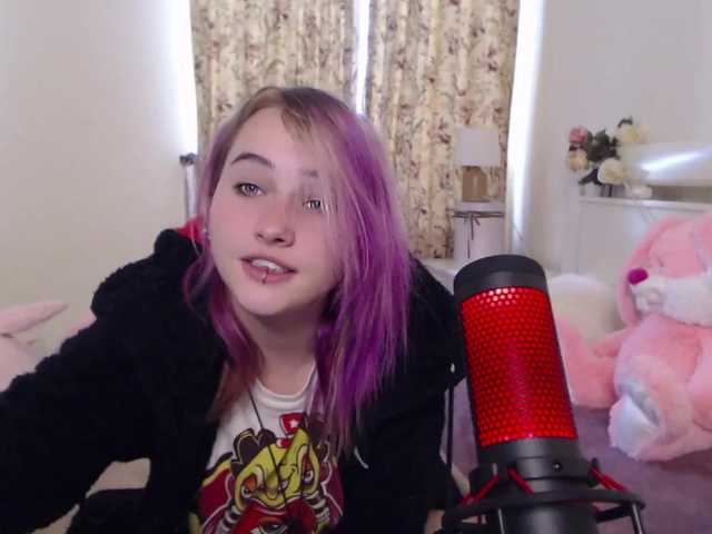 Live sex webcam photo for EmiElfy #272927454