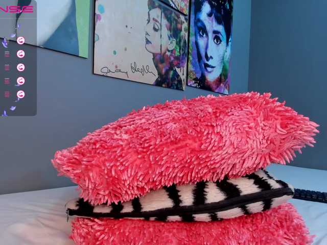 Live sex webcam photo for Emiily-rosse #274325127