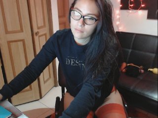 Live sex webcam photo for EmiilySweett #149536909