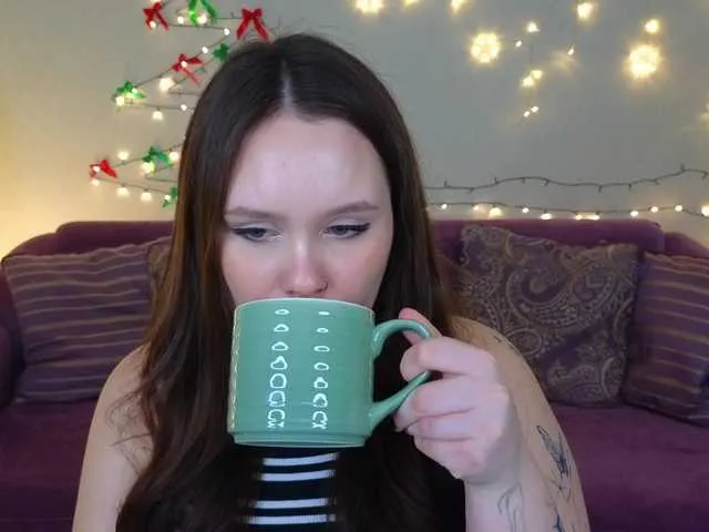 Live sex webcam photo for EmileyBailey #290243223