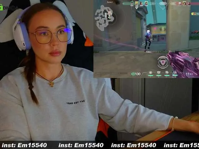 Live sex webcam photo for Emili1- #290316012