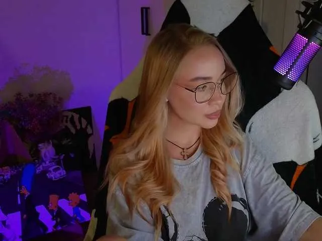 Live sex webcam photo for Emili1- #291240924