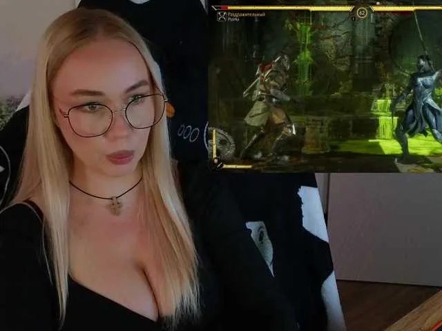 Live sex webcam photo for Emili1- #291447100