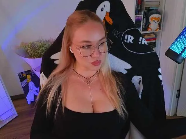 Live sex webcam photo for Emili1- #291784238