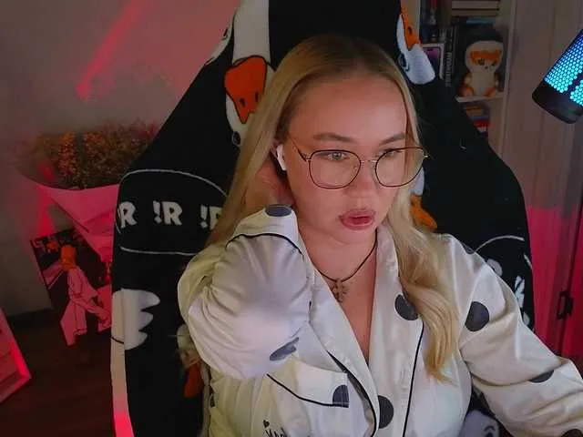 Live sex webcam photo for Emili1- #291834959