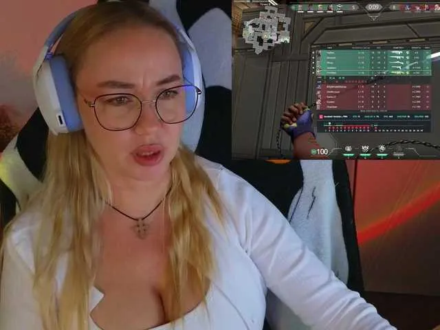 Live sex webcam photo for Emili1- #291911441