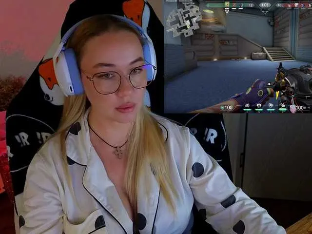 Live sex webcam photo for Emili1- #291921493