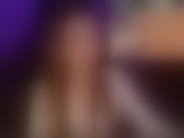Live sex webcam photo for Emili1- #293149459