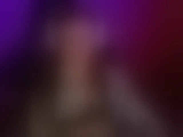 Live sex webcam photo for Emili1- #293548791