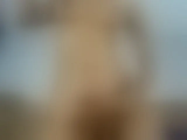 Live sex webcam photo for EmiliBonie #293864893