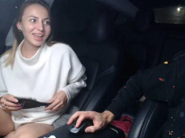 Live sex webcam photo for EmiliGrayson #276691984