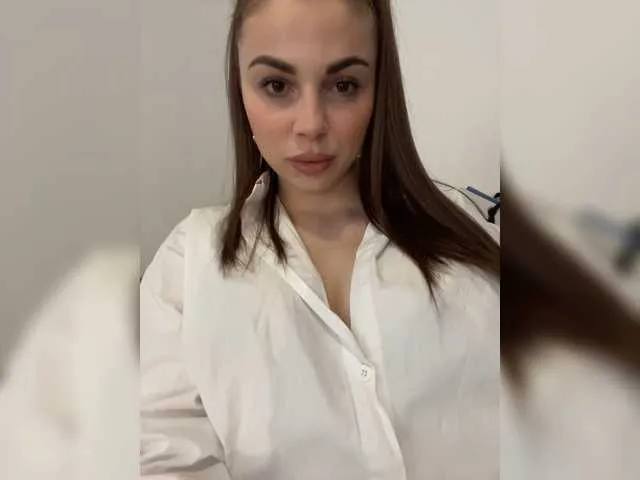 Live sex webcam photo for EmiliGreen #273105120
