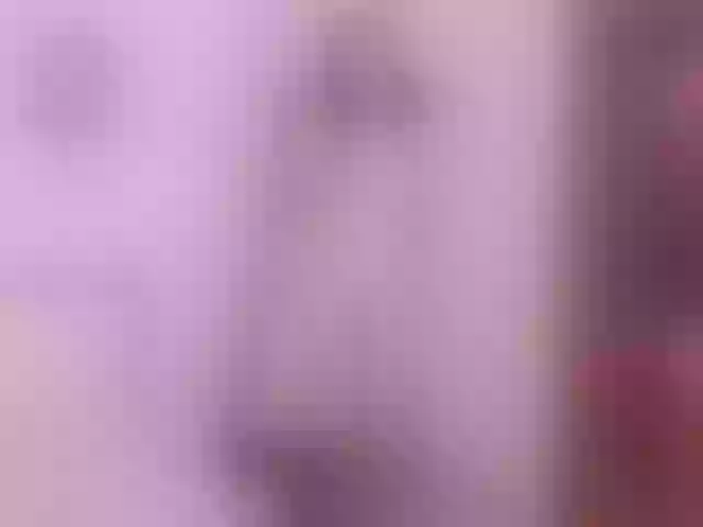 Live sex webcam photo for EmiliaGuess #276238689