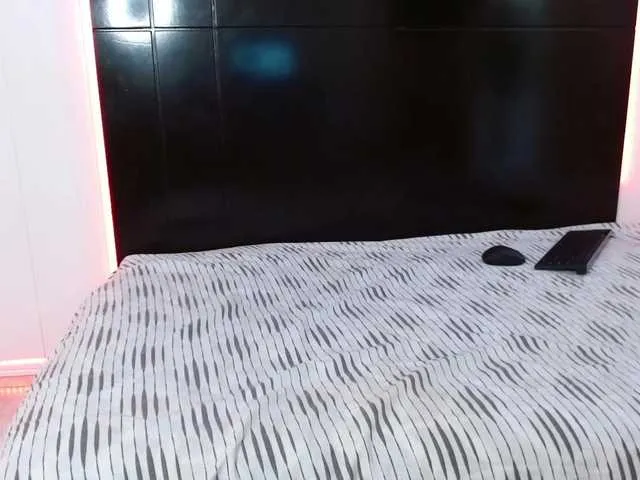 Live sex webcam photo for EmiliaMetal #273235475