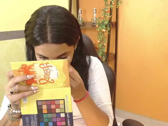 Live sex webcam photo for EmiliaReed #273086035