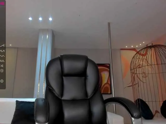 Live sex webcam photo for EmiliaSharp #276056459