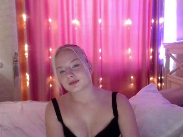 Live sex webcam photo for EmiliaSoon #276562571