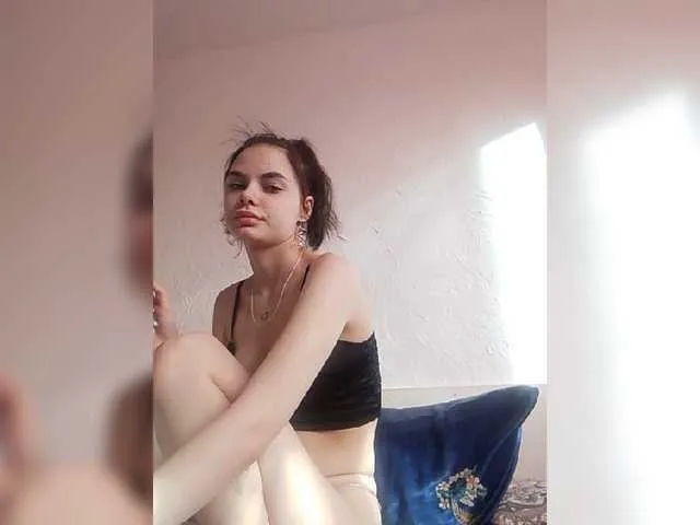 Live sex webcam photo for Emilidation #277644777
