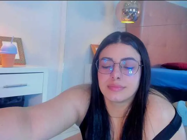 Live sex webcam photo for EmilieBrown #276963685