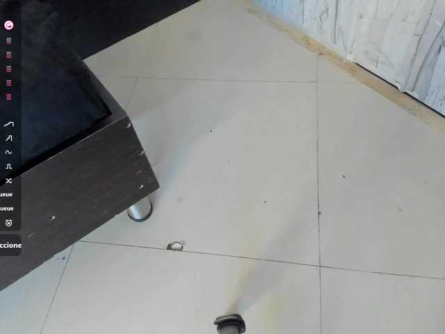 Live sex webcam photo for Emilly #291730318