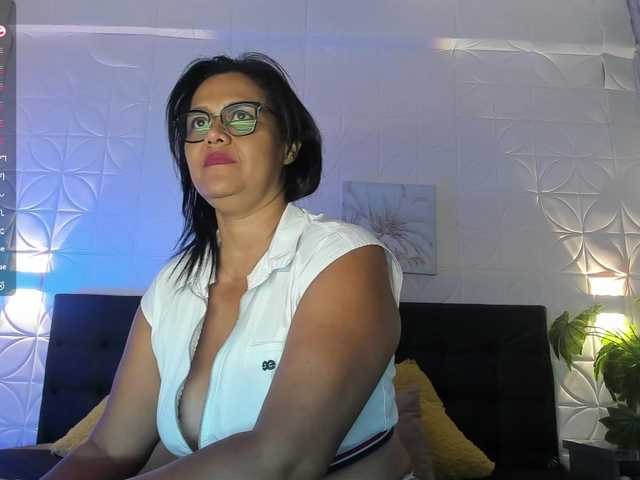 Live sex webcam photo for Emilly #291929371